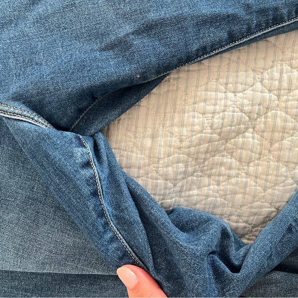 Women’s Abercrombie curve love flare  Blue Jeans - Picture 4 of 7